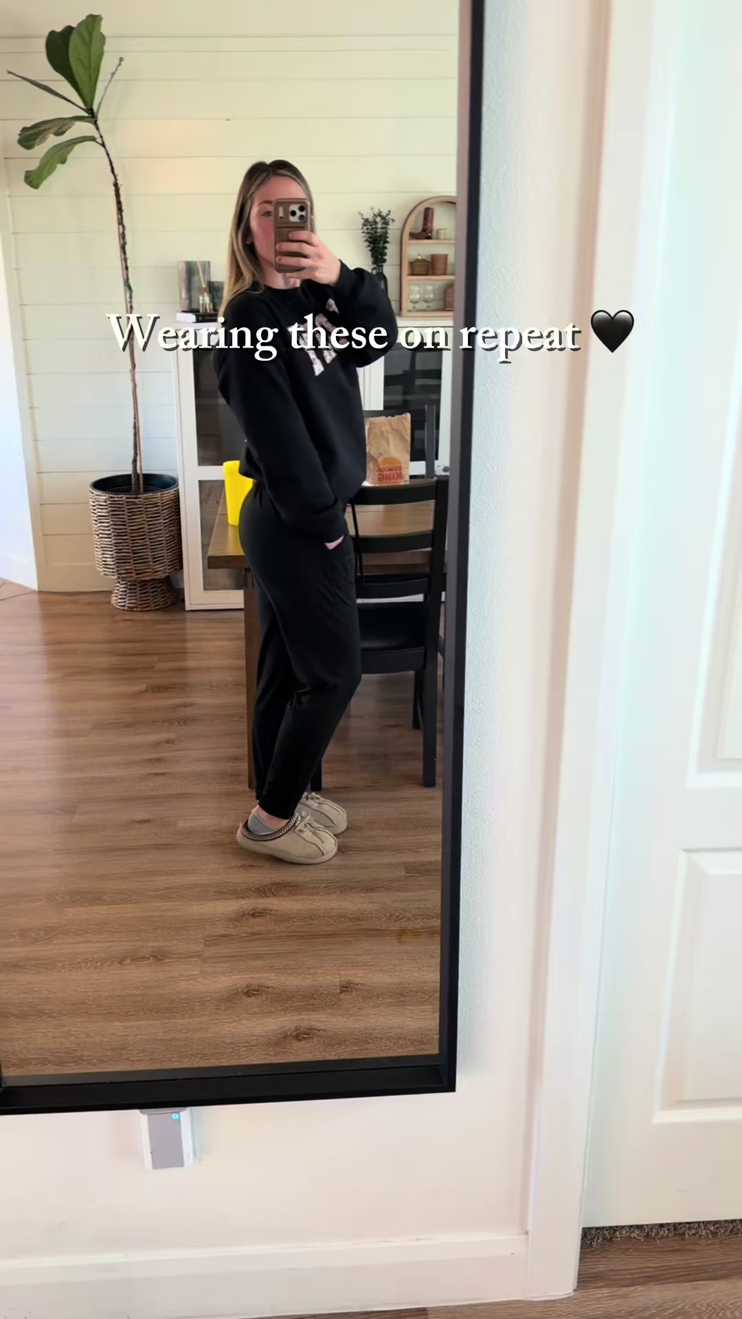 @finds_withher