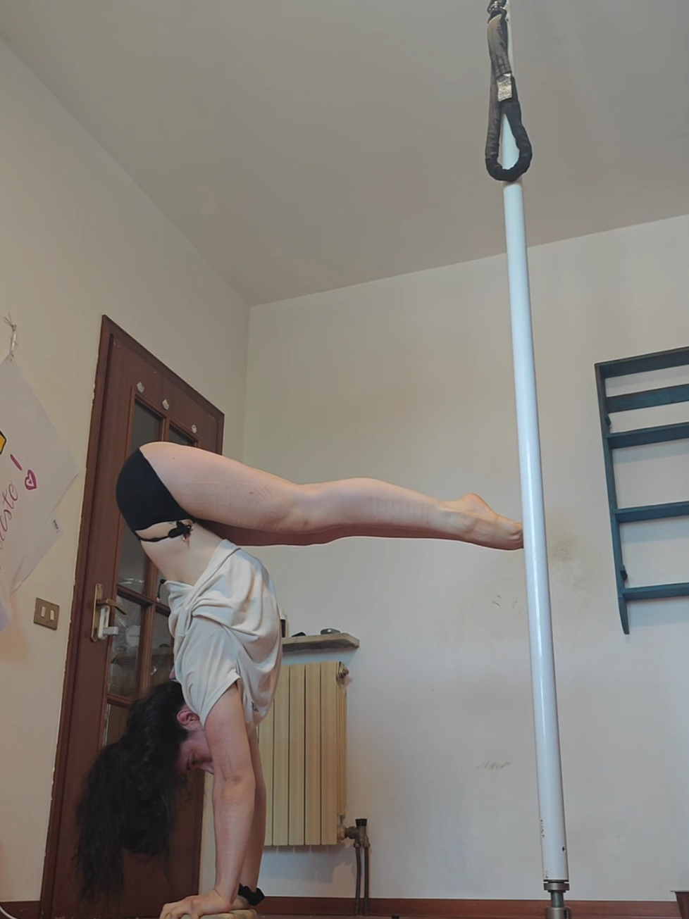 @acrobatic___