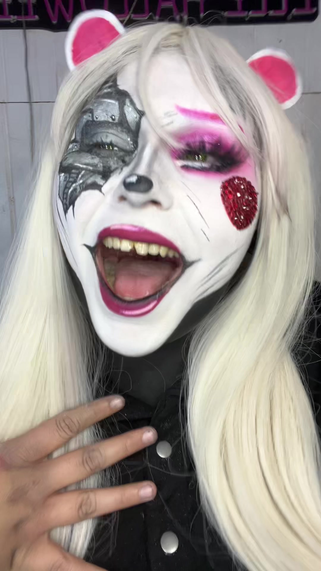 @Ellehalloween