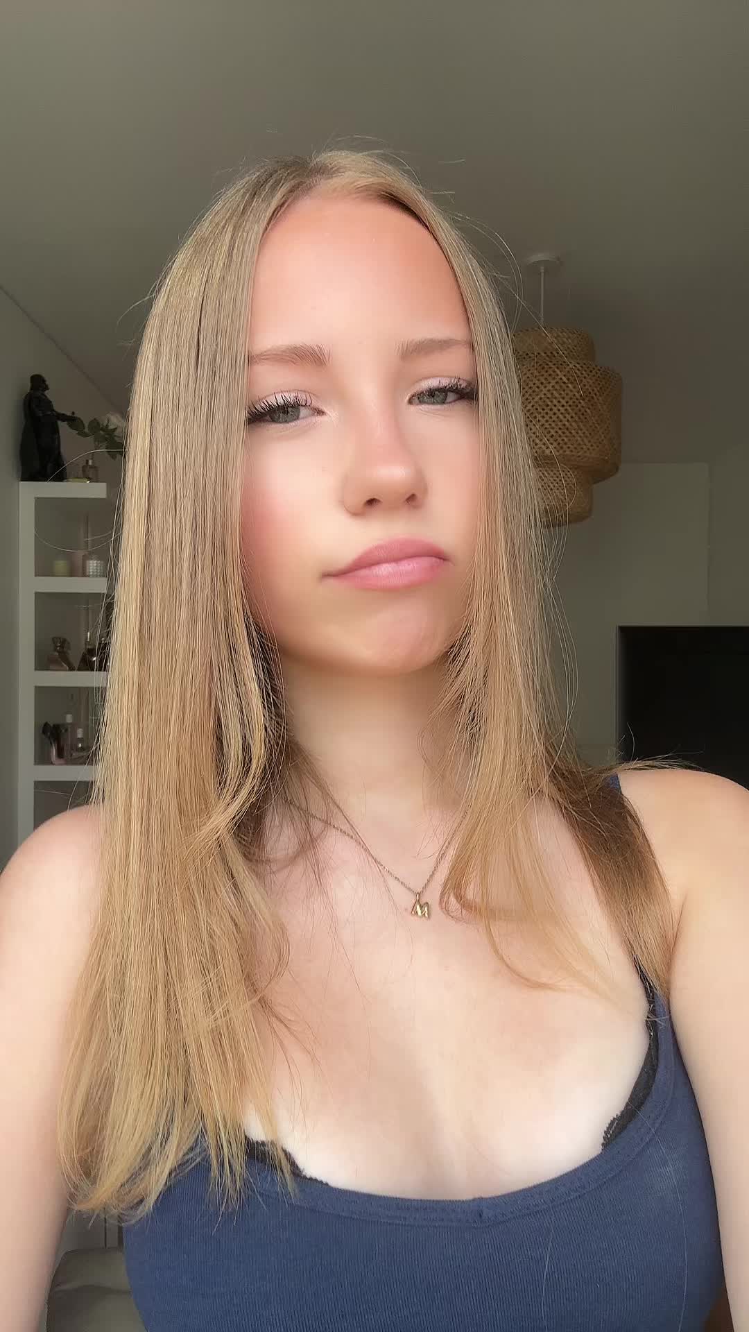 @???