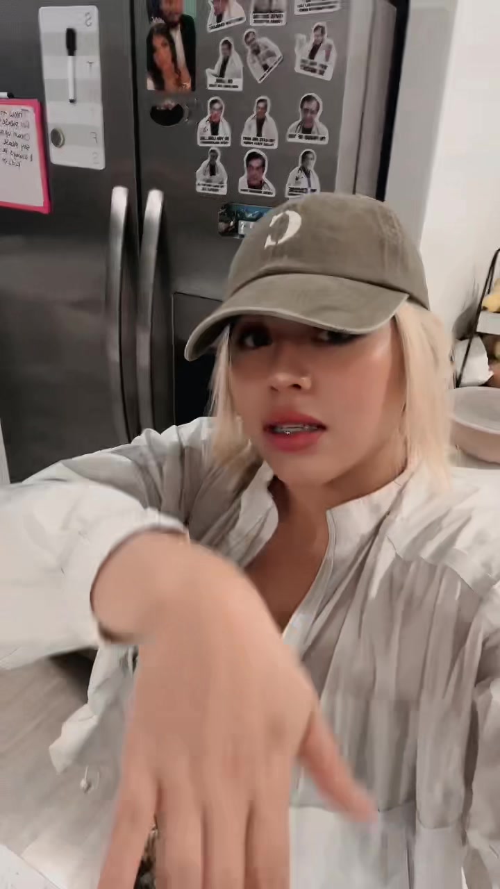 @ItsClara E