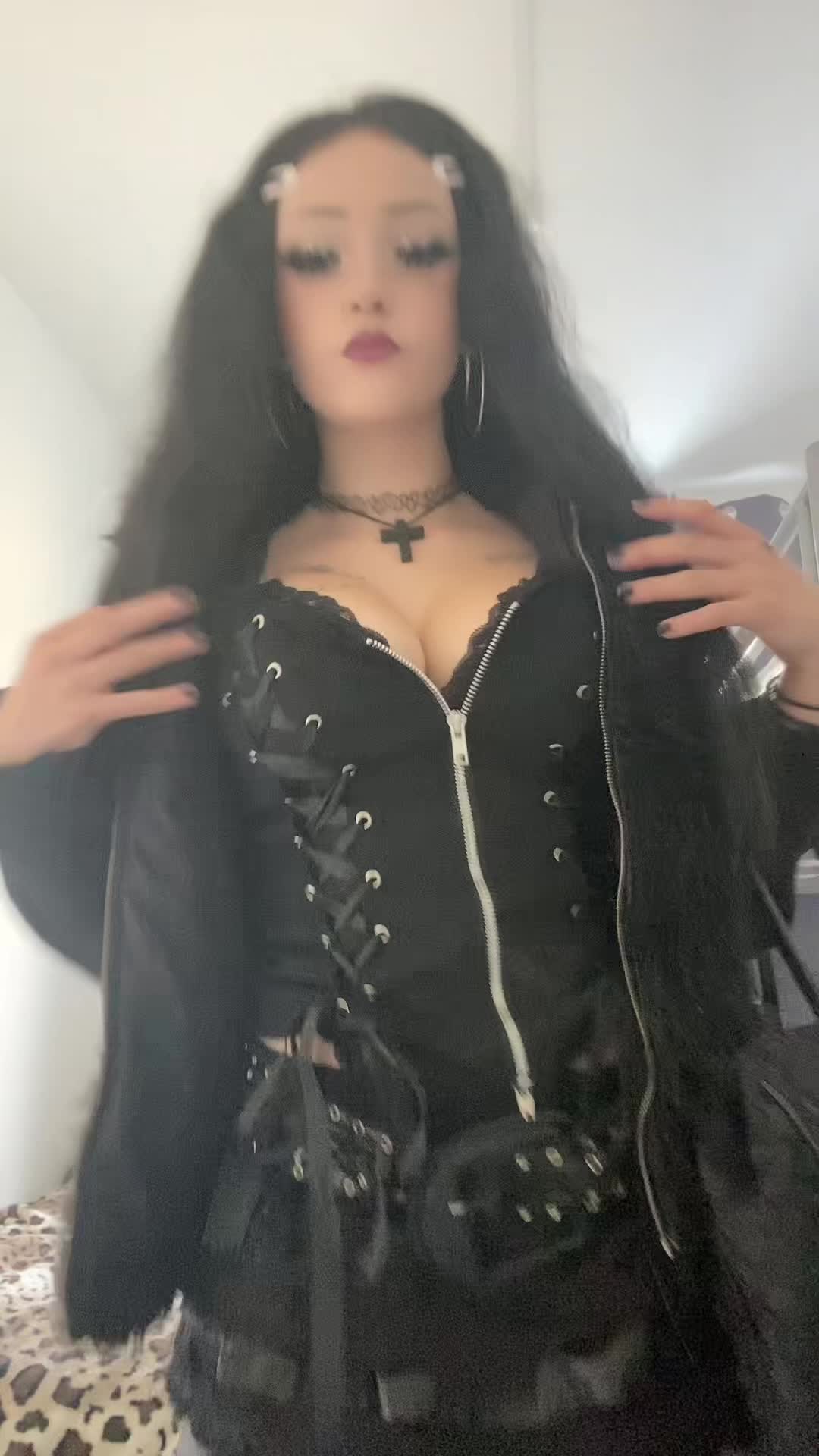 @🕷️