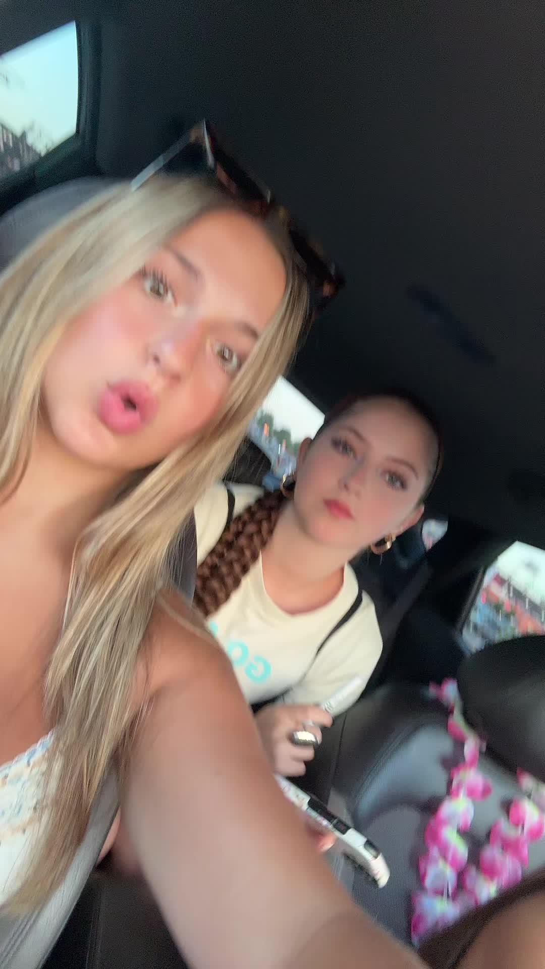 @beccayoungie