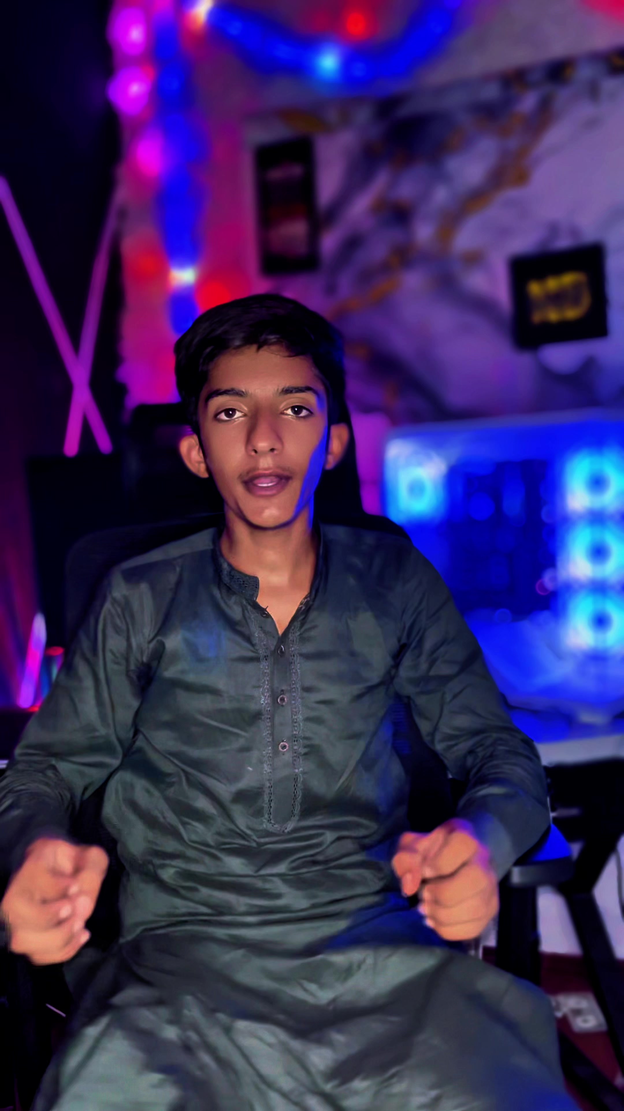 @Malik Anees Vlog