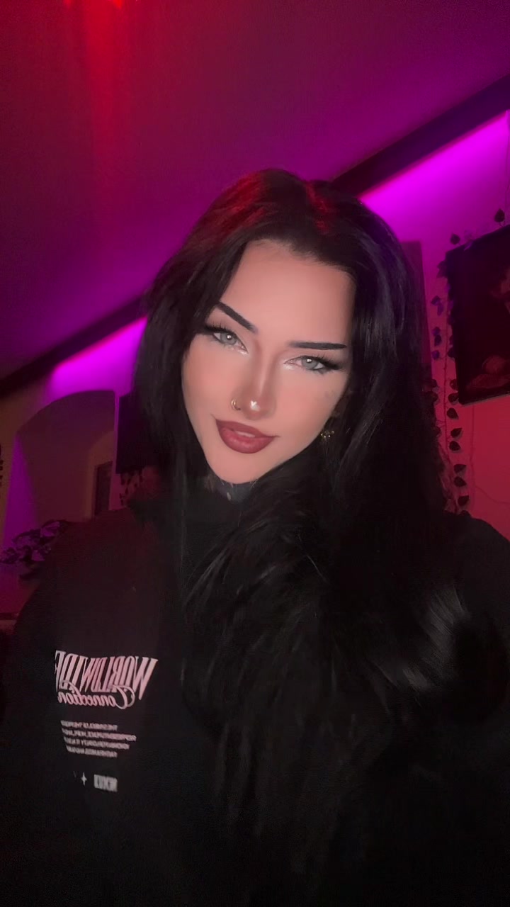 @♱ 𝓚𝓲𝓻𝓪 ♱