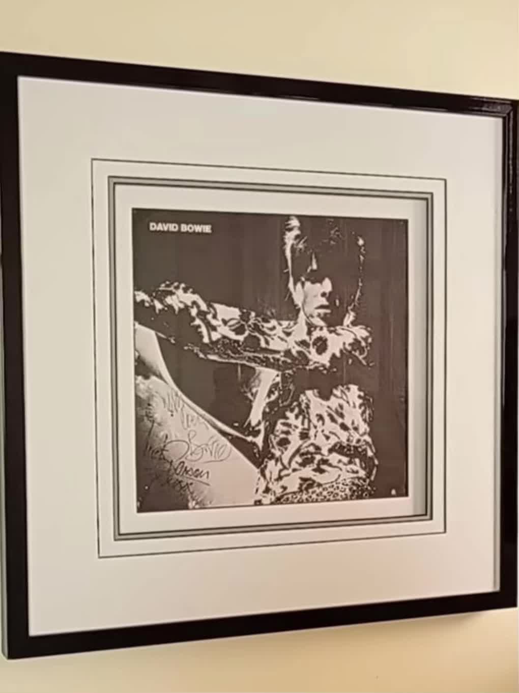 @DavidBowieGlamour Fan Account