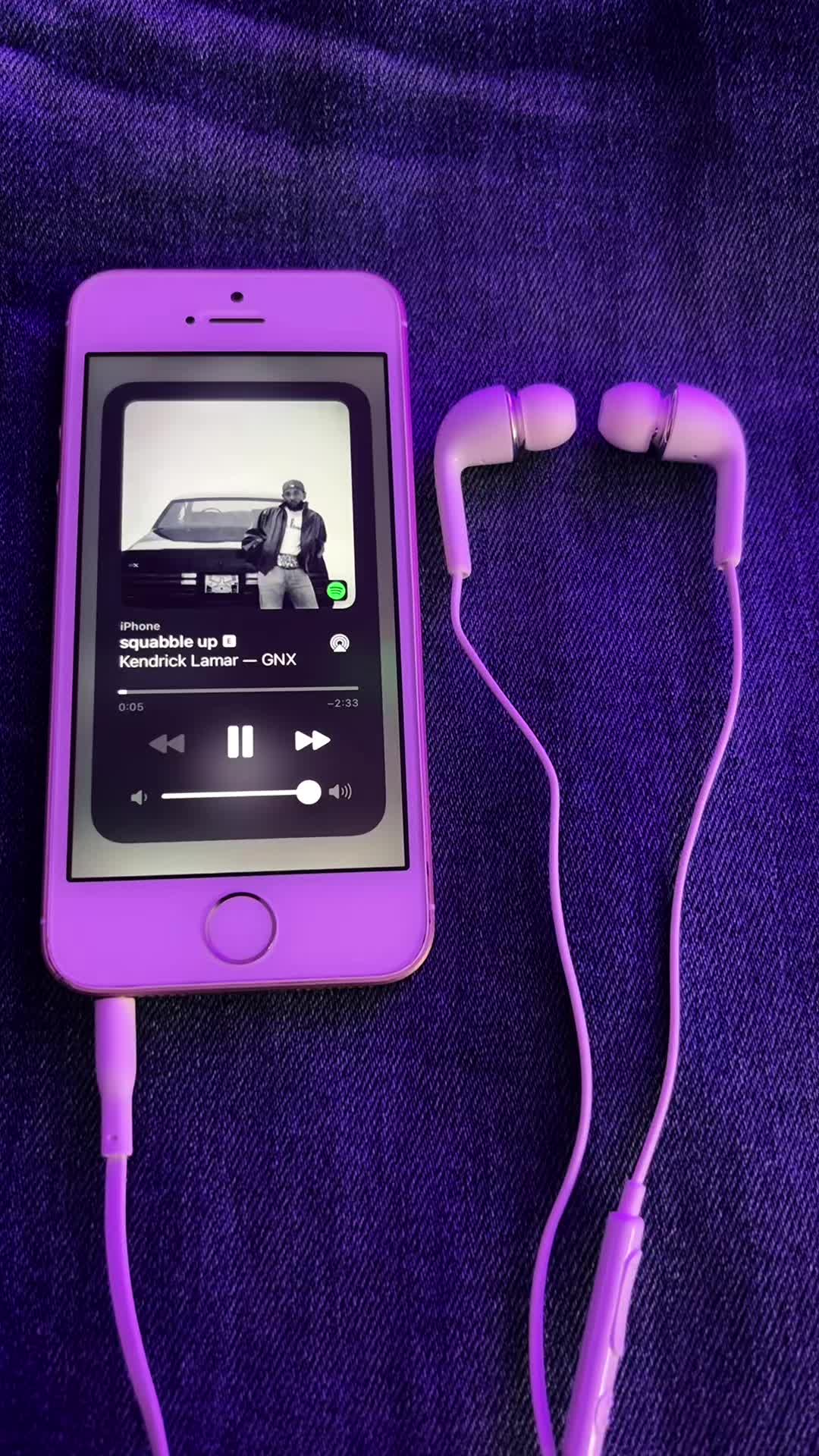 @𖣂