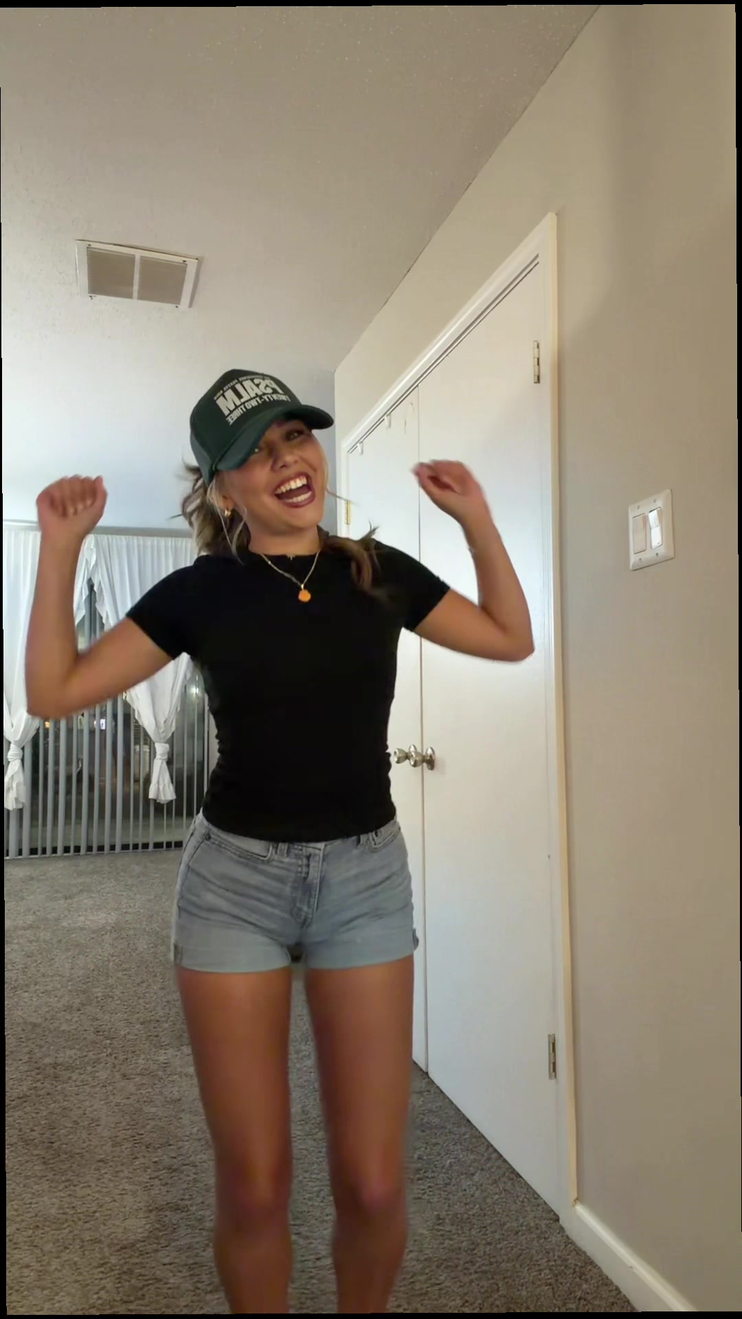 @Llyssanicholee