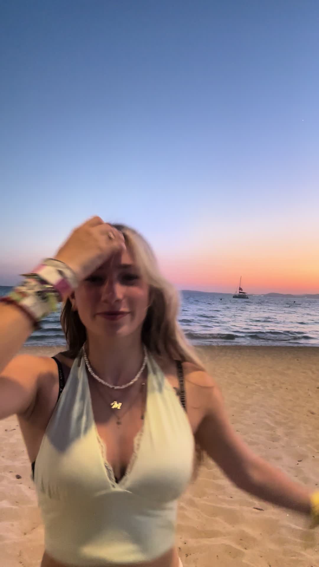 @ℳ𝑜𝓃𝒶 🦖
