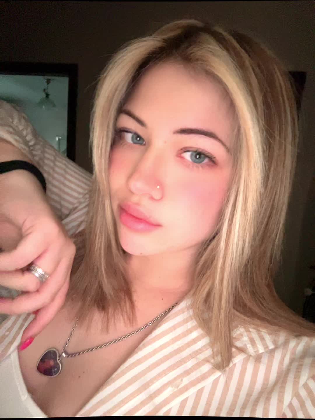 @𝘪𝘳𝘦𝘯𝘦❄️👀
