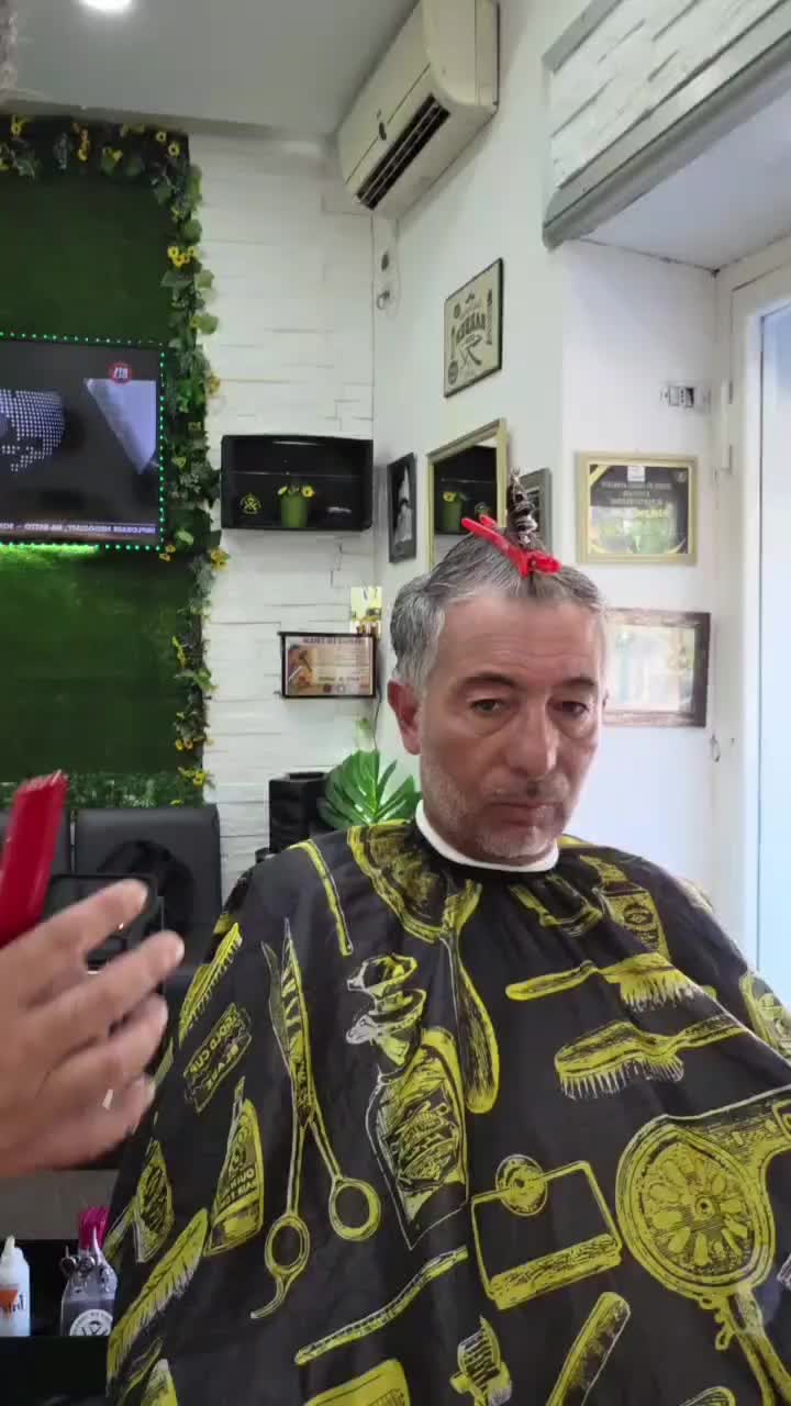 @DIAMOCI un TAGLIO