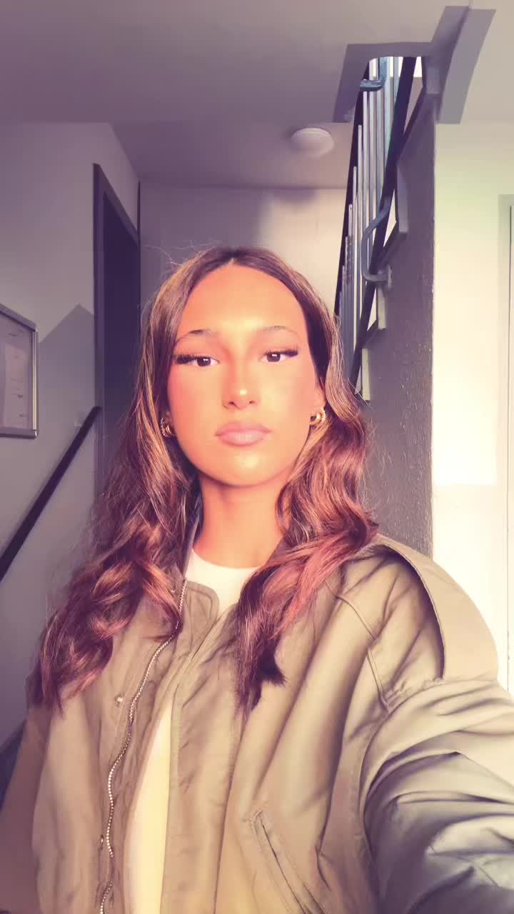 @juliaslva