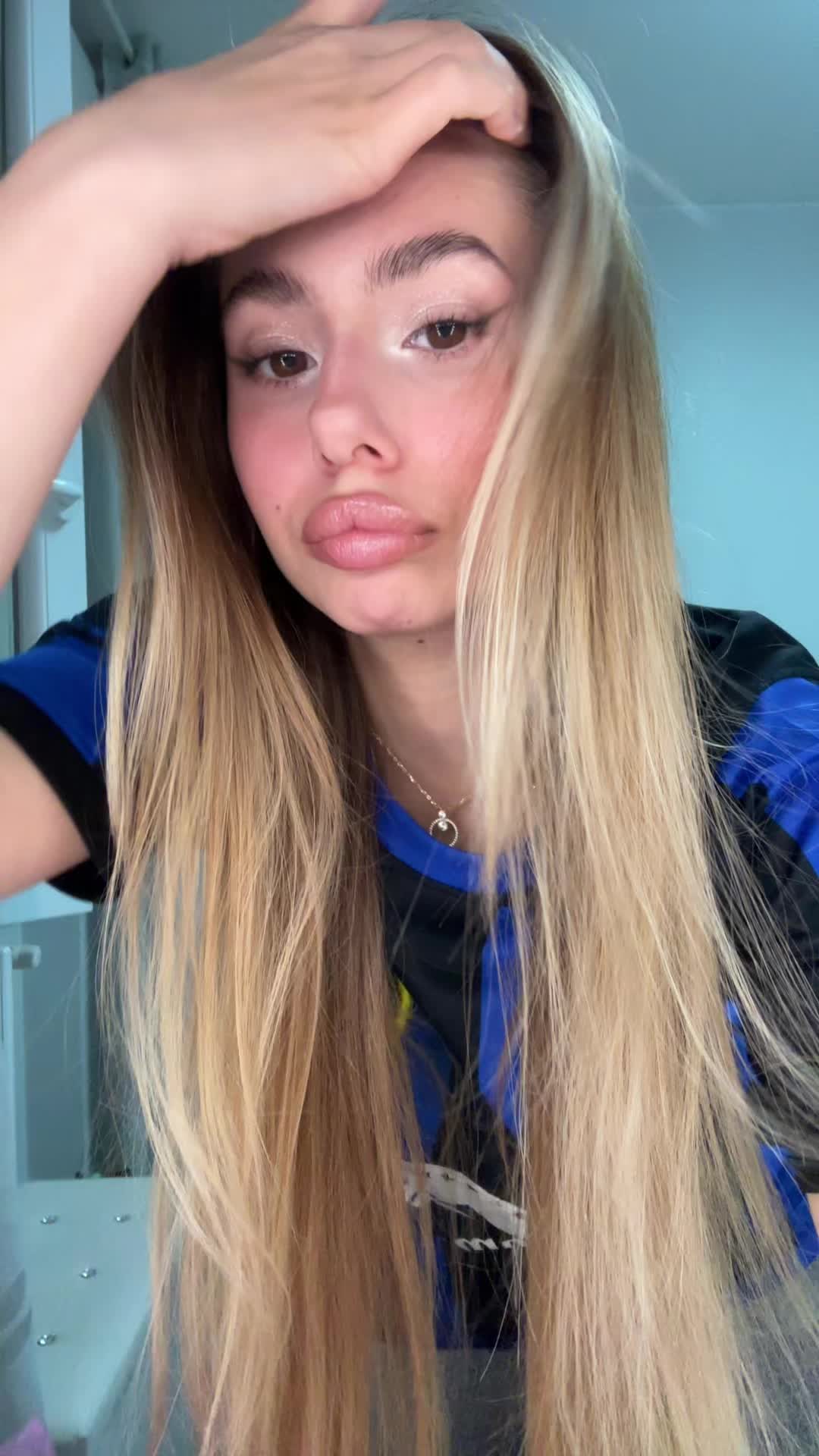 @Melania