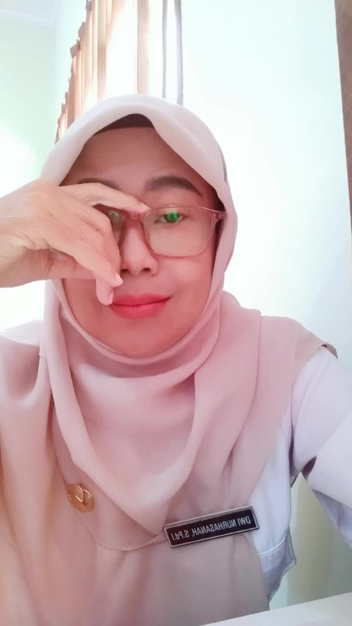 @Dwi Aira make up