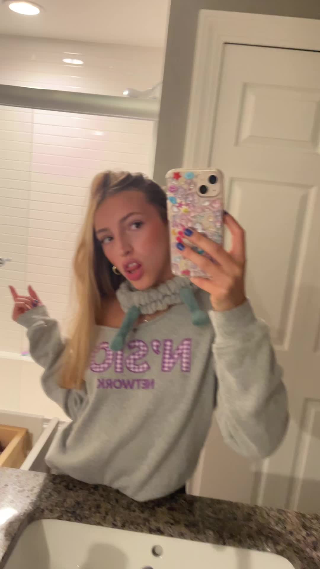 @moni