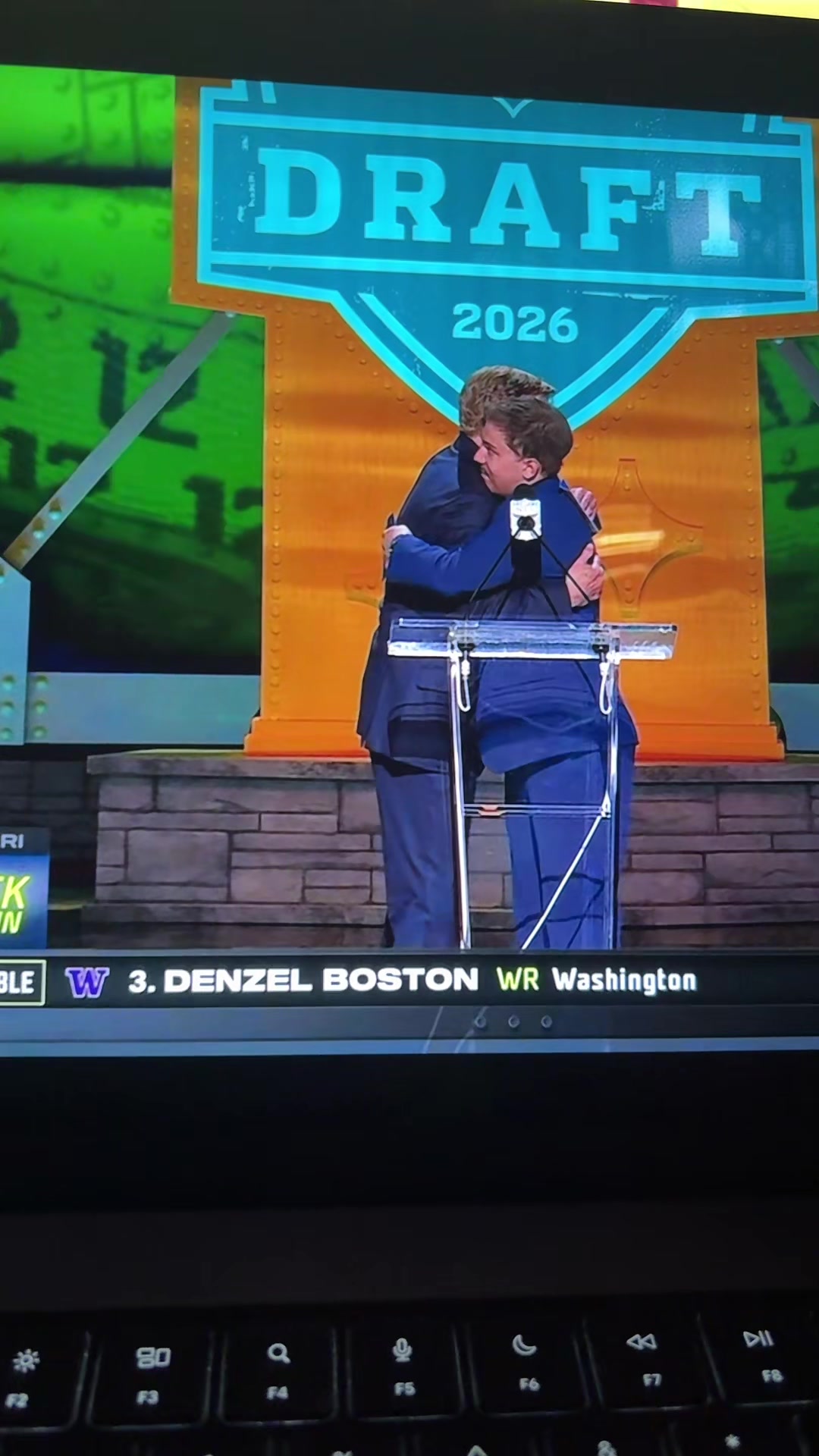 @Conman2x