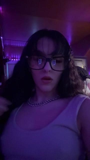 @bby.isabella❤️🕷️🖕🏻