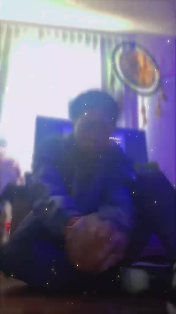 @Qu33nLyNae36_0
