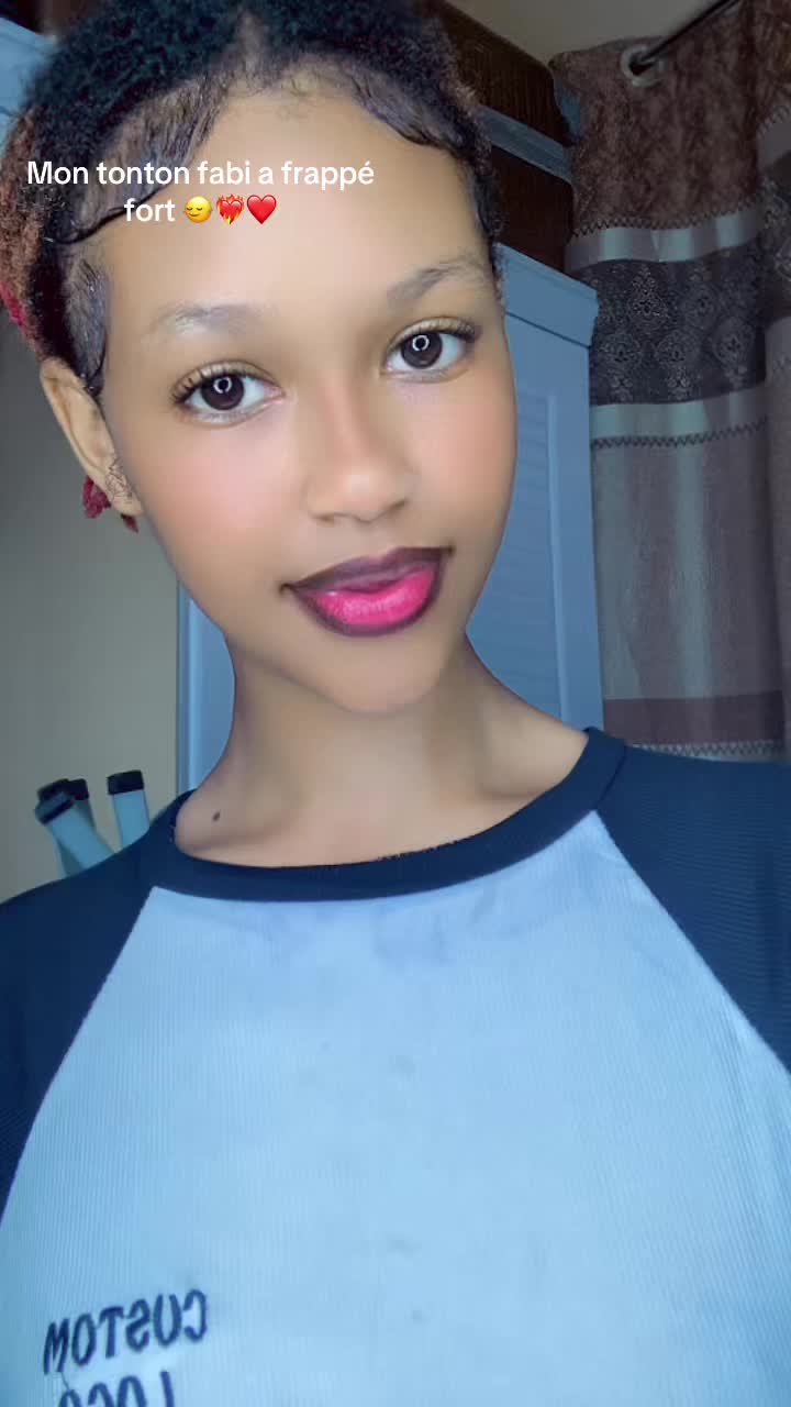 @Mira belle actrice