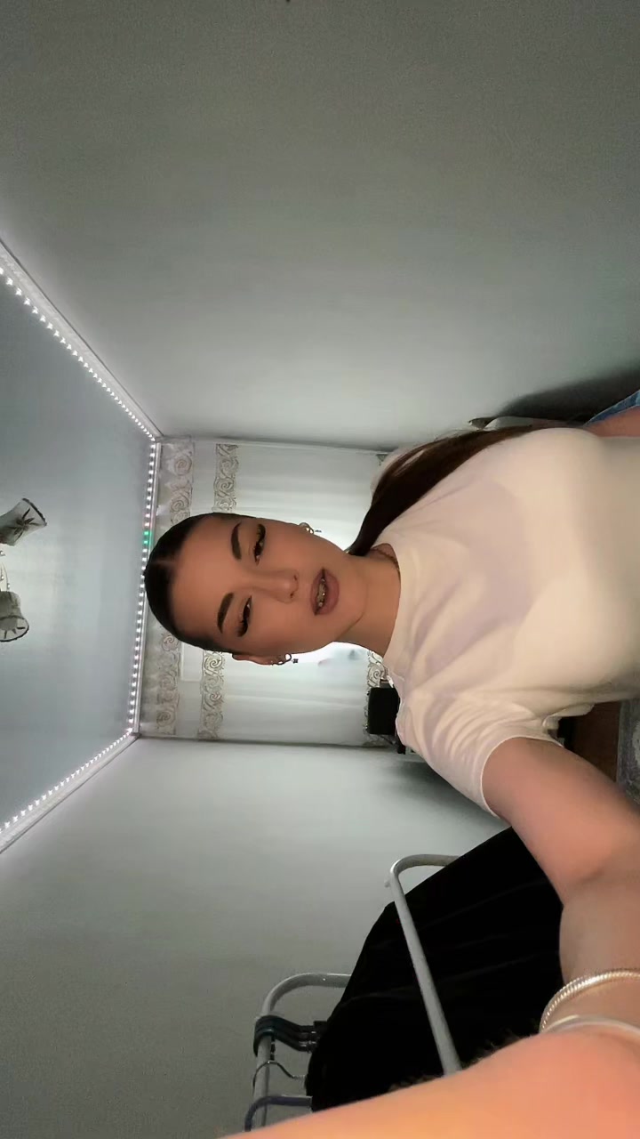 @𝓘ana⌛️