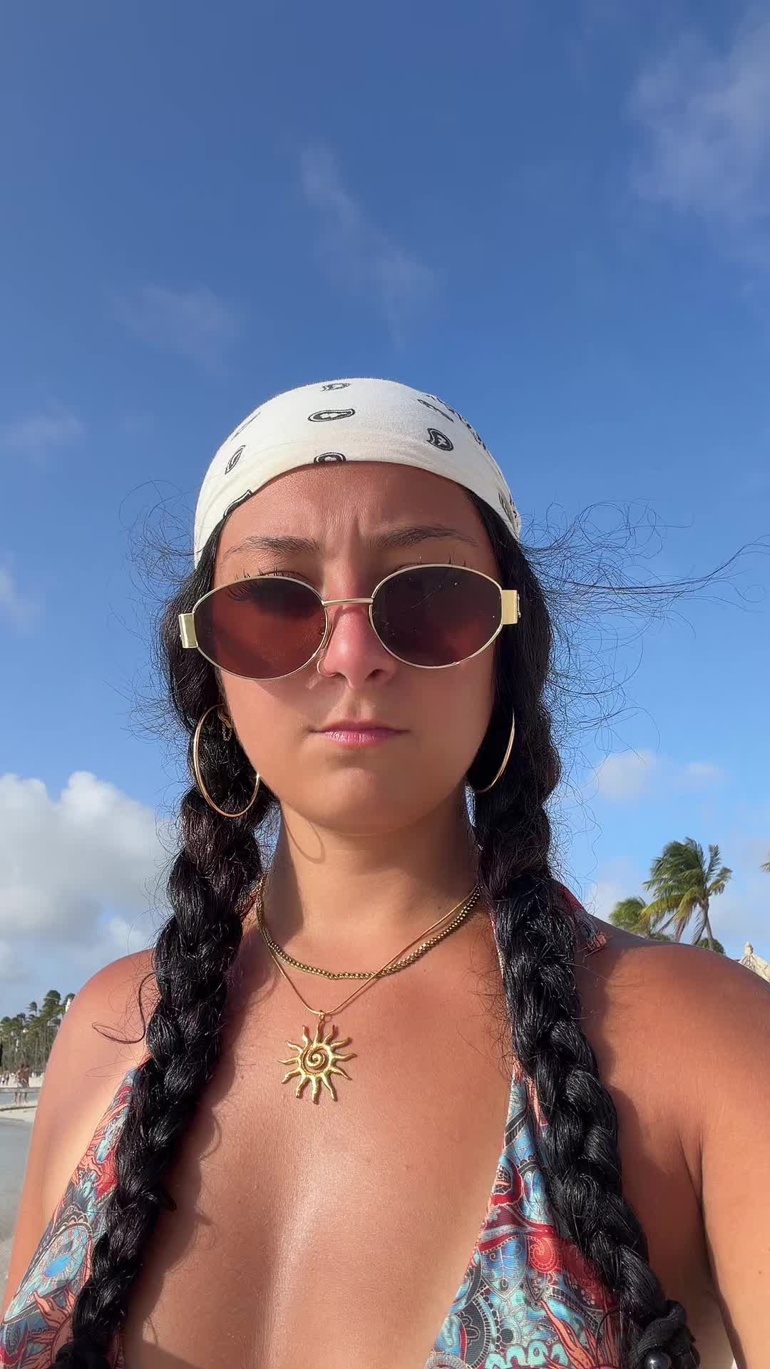 @Bella