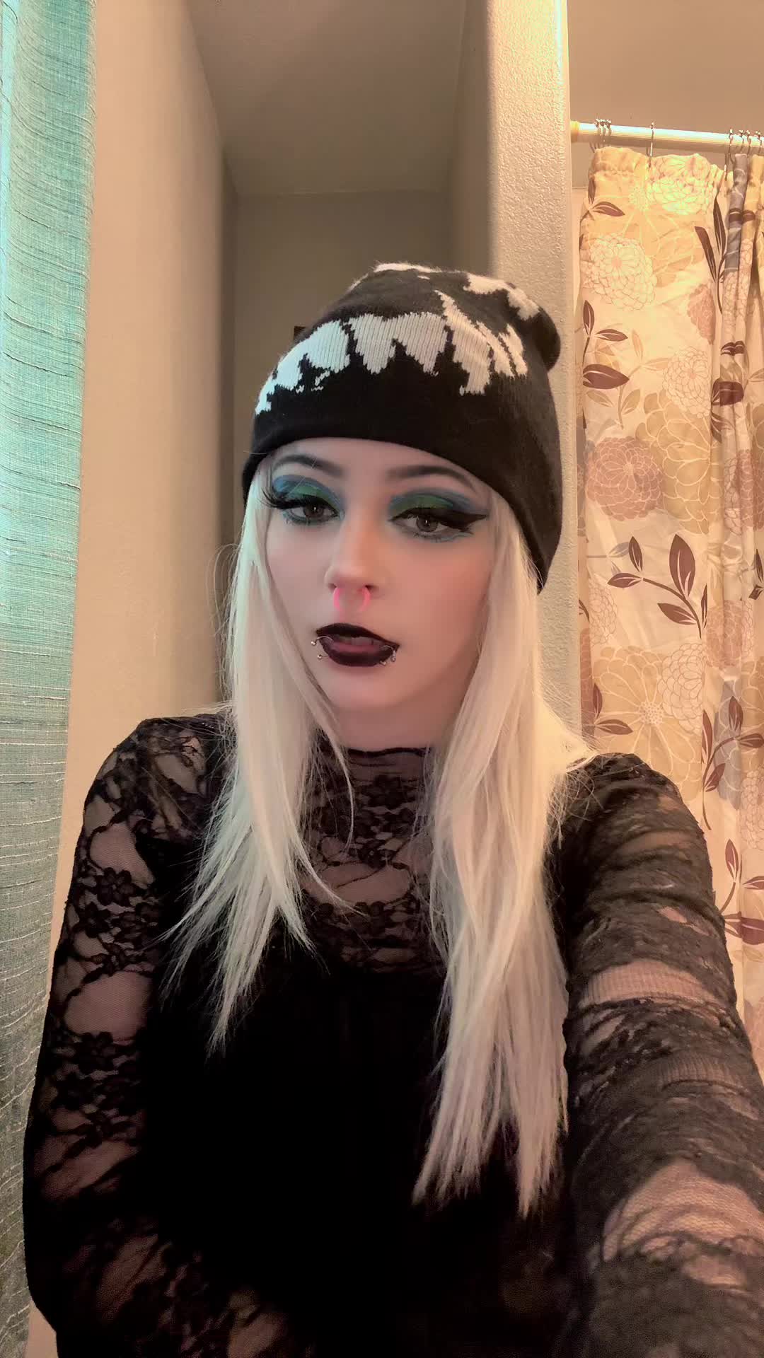 @Koi
