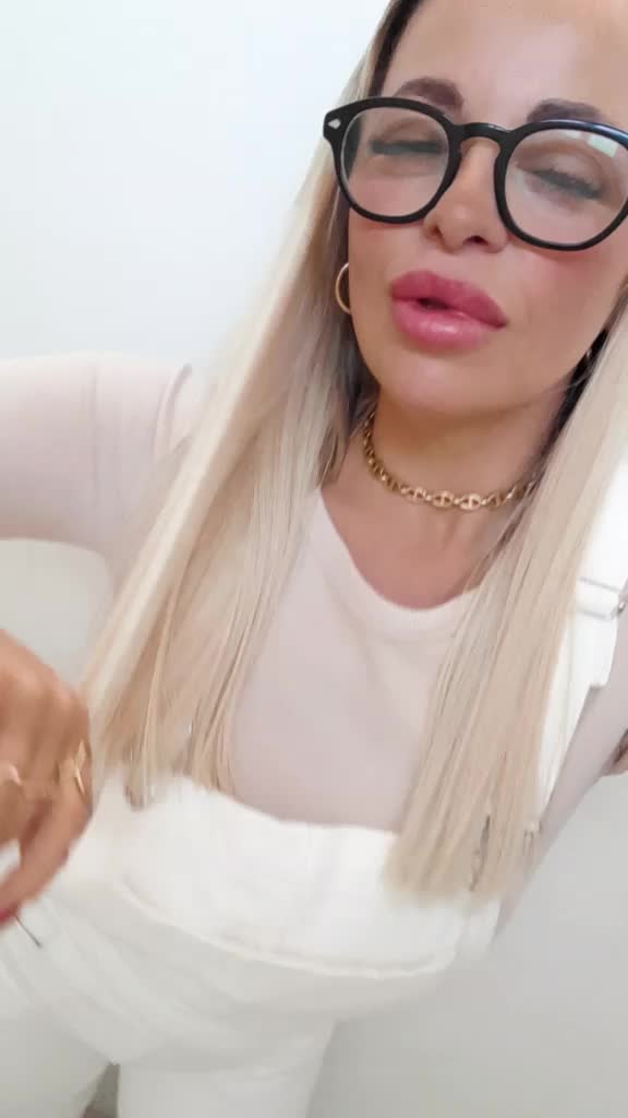 @Angela Auriemma