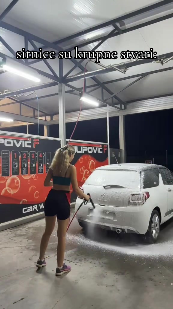 @christinq14