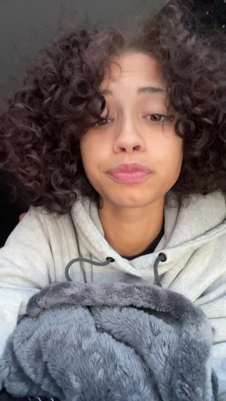 @Mony03_