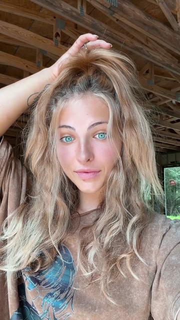 @lolajean