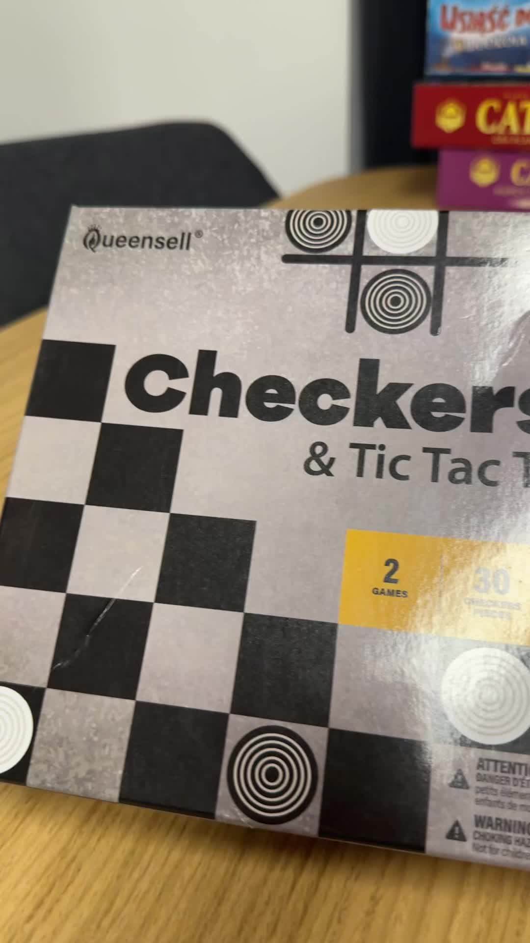 @queensell_games