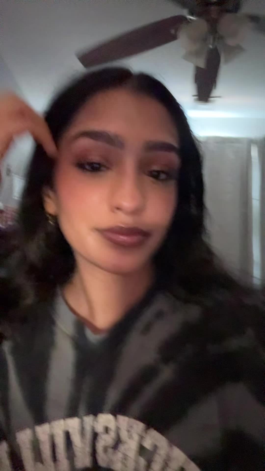 @hiya