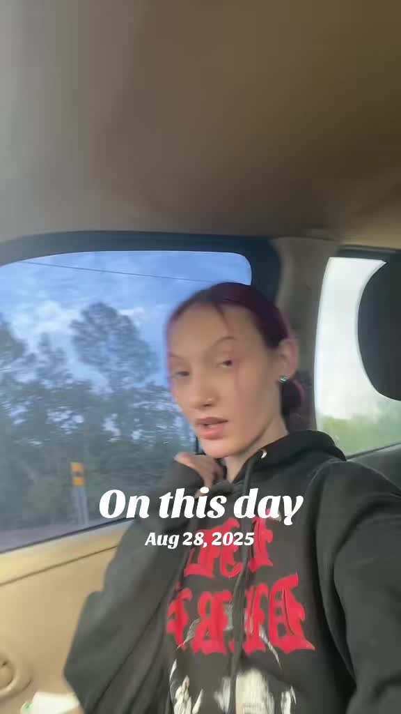 @hollywright23