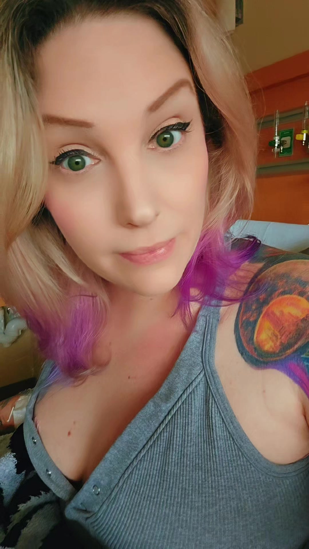 @TheMoistQueen &reg;️