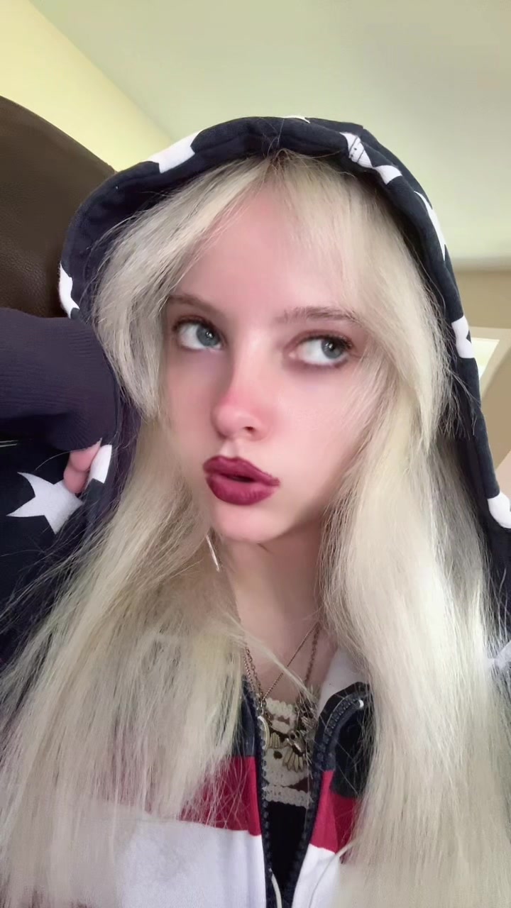 @🌙Madeleine🪻