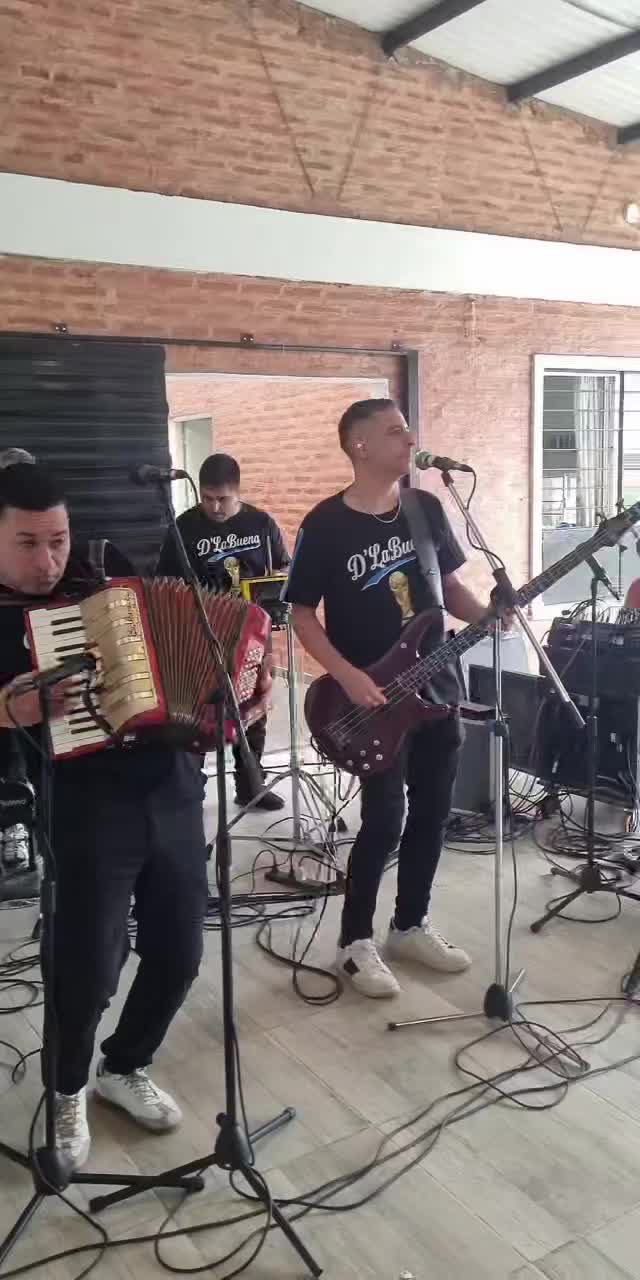 @Cumbia D'LaBuena