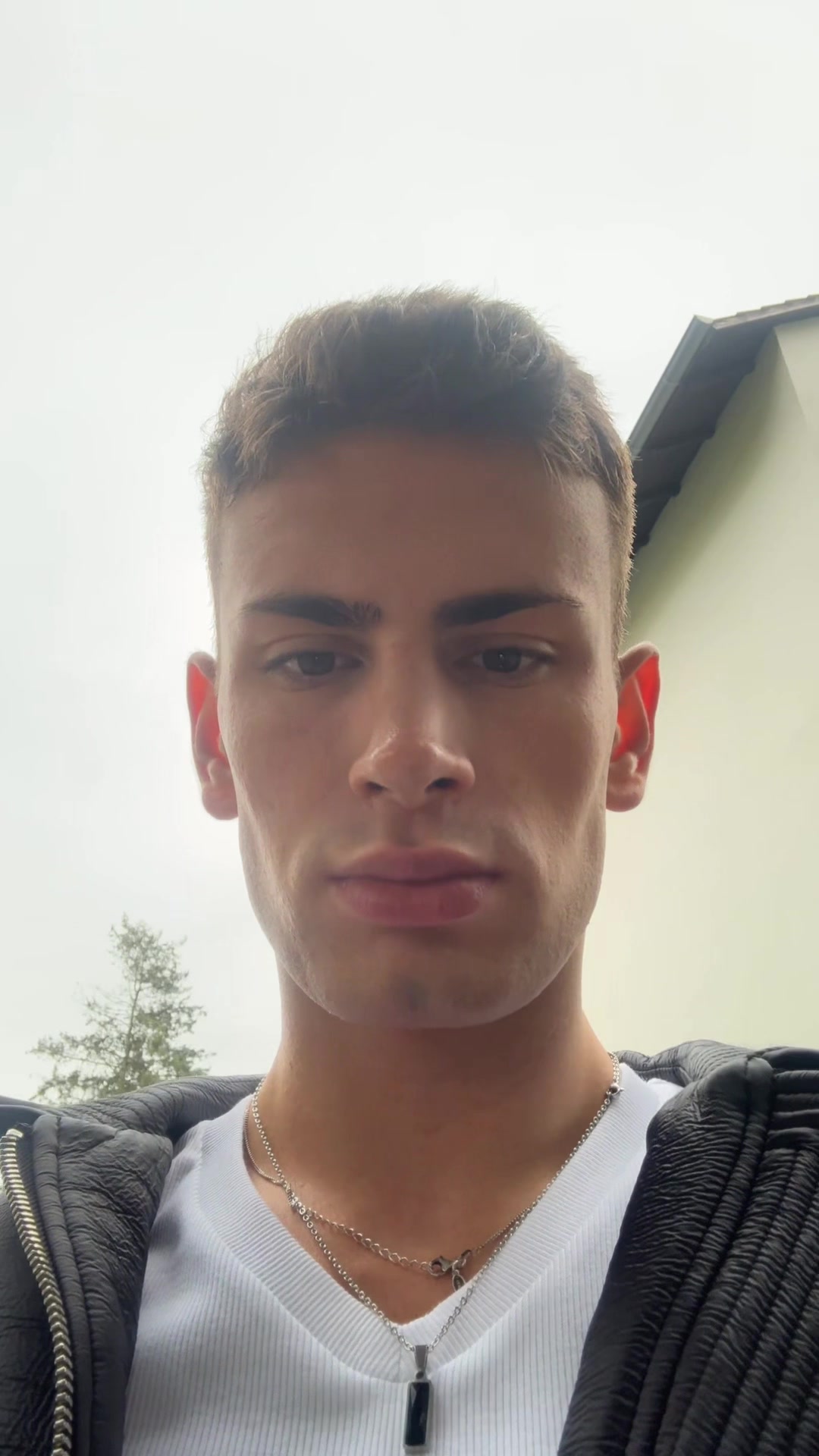 @𝑬