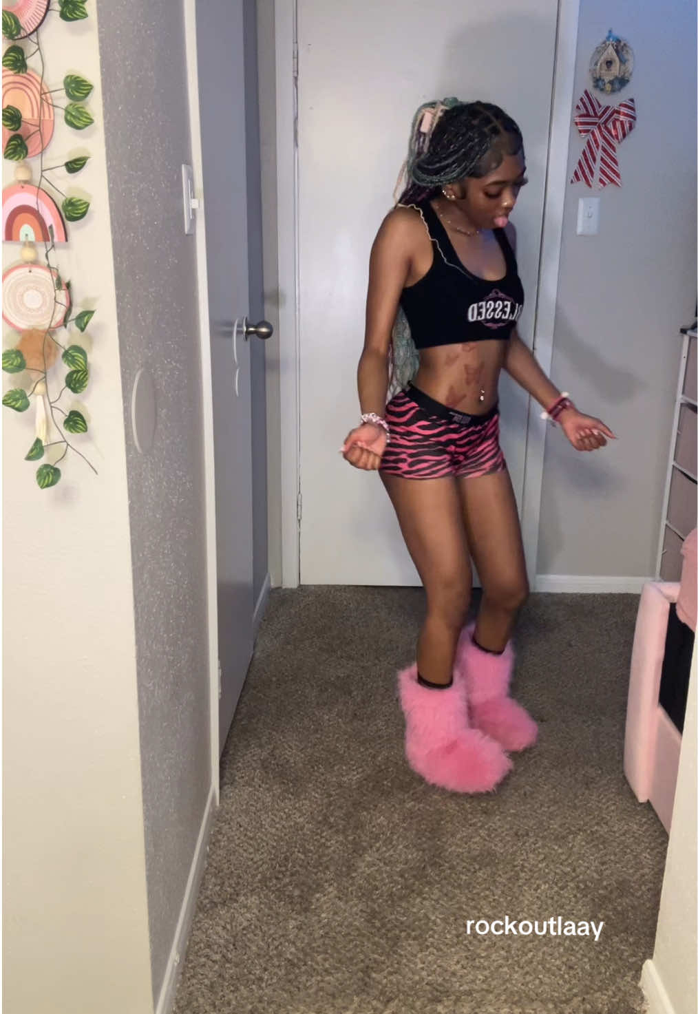 @rockoutlaay