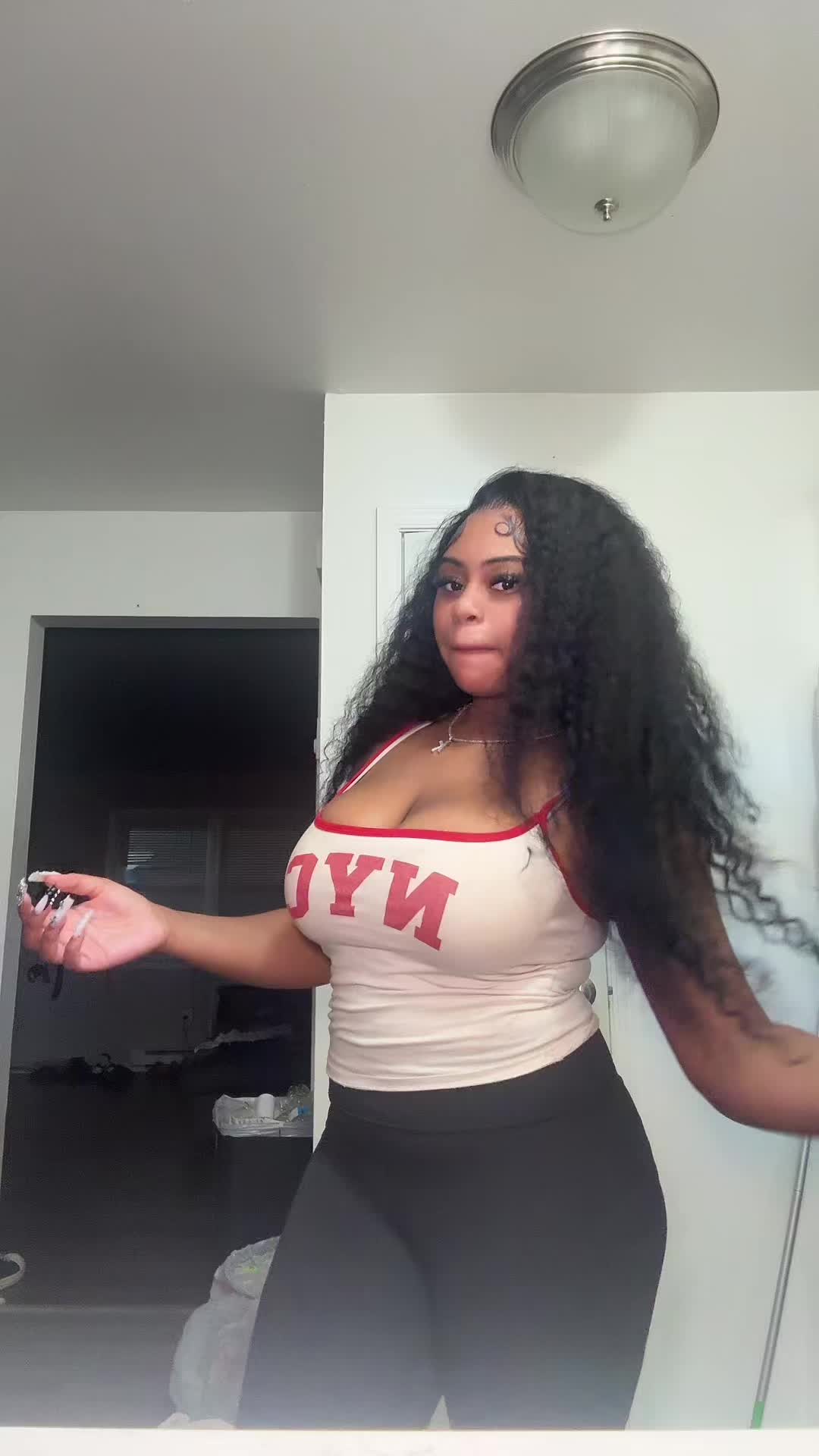 @Kaylalebomb ✨