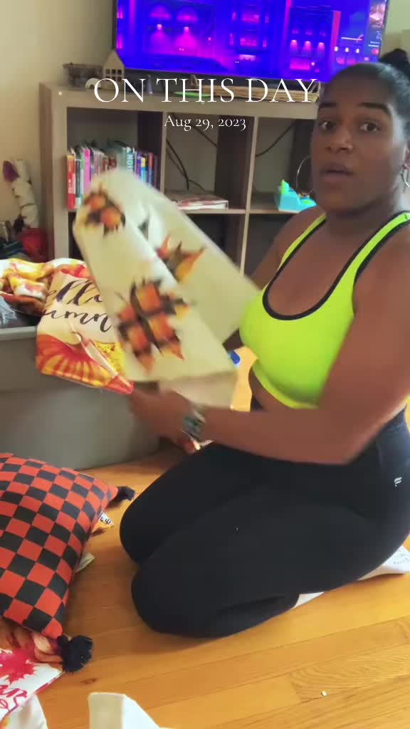 @zeenaelena