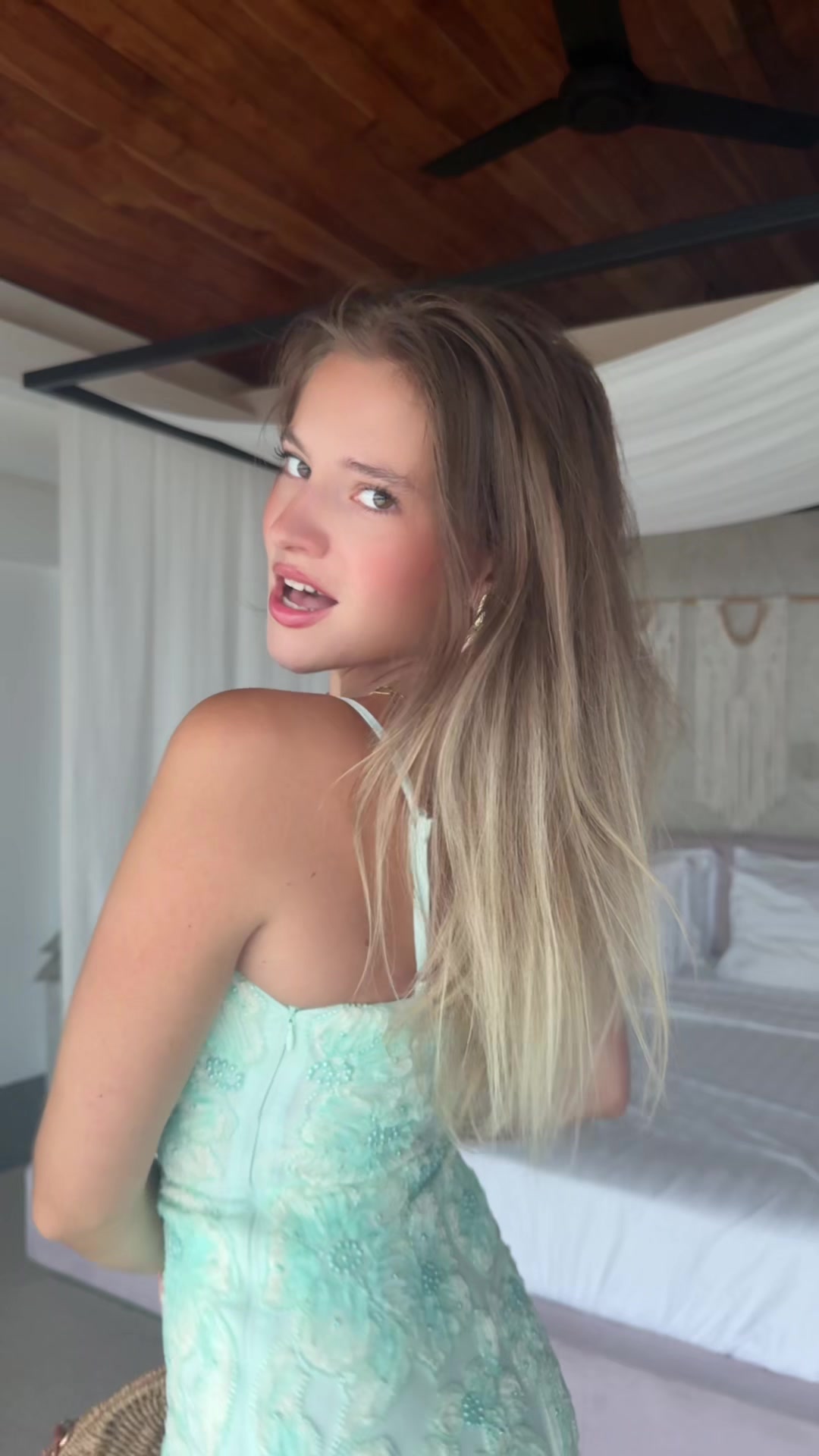 @C&eacute;lia