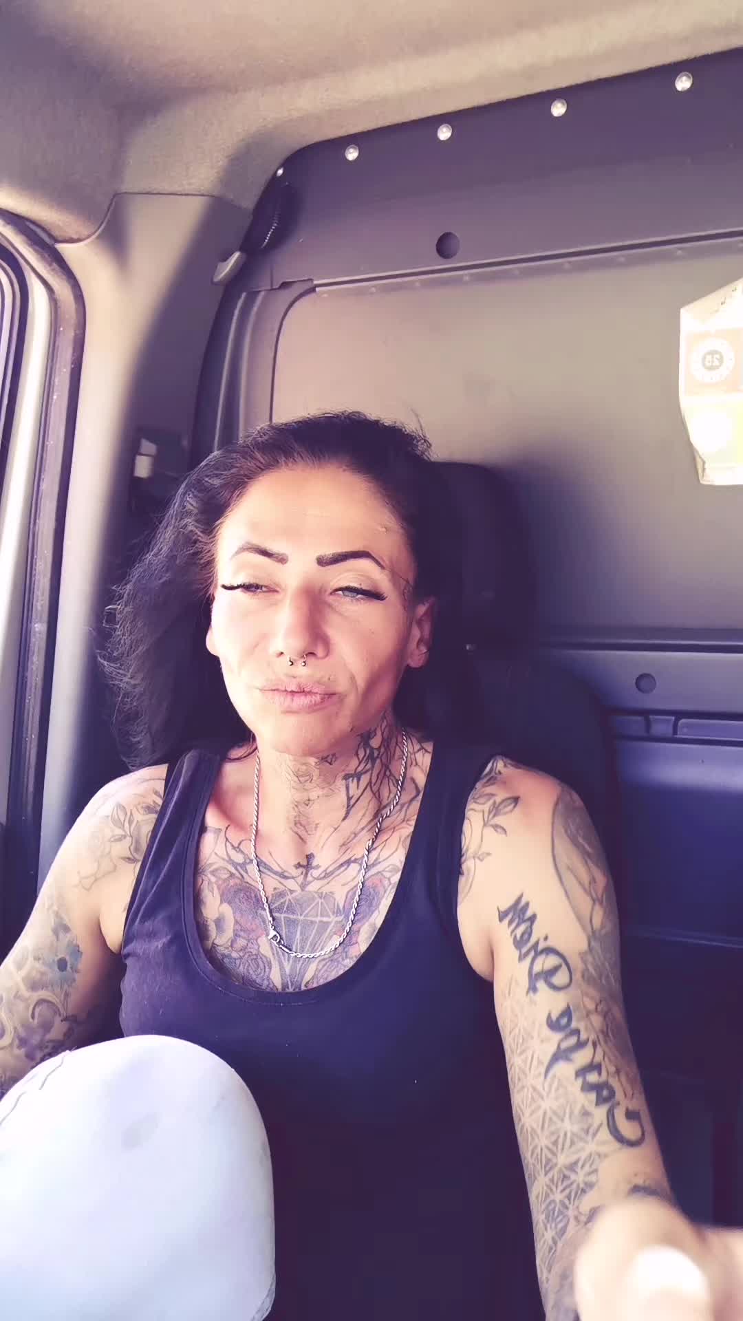 @🖤🤍DIE_EISKÖNIGIN🖤🤍