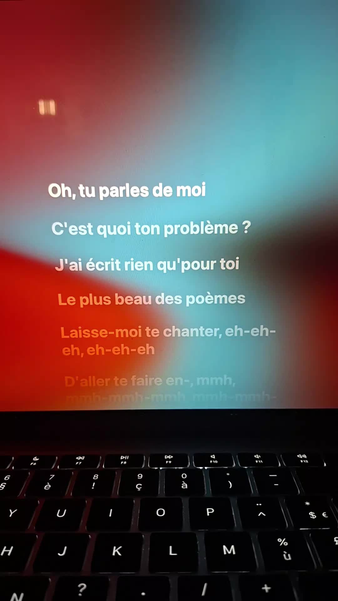 @Lyrics_💕