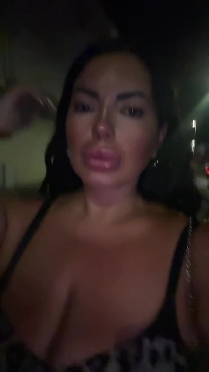 @Carmen Jasmine Esmer