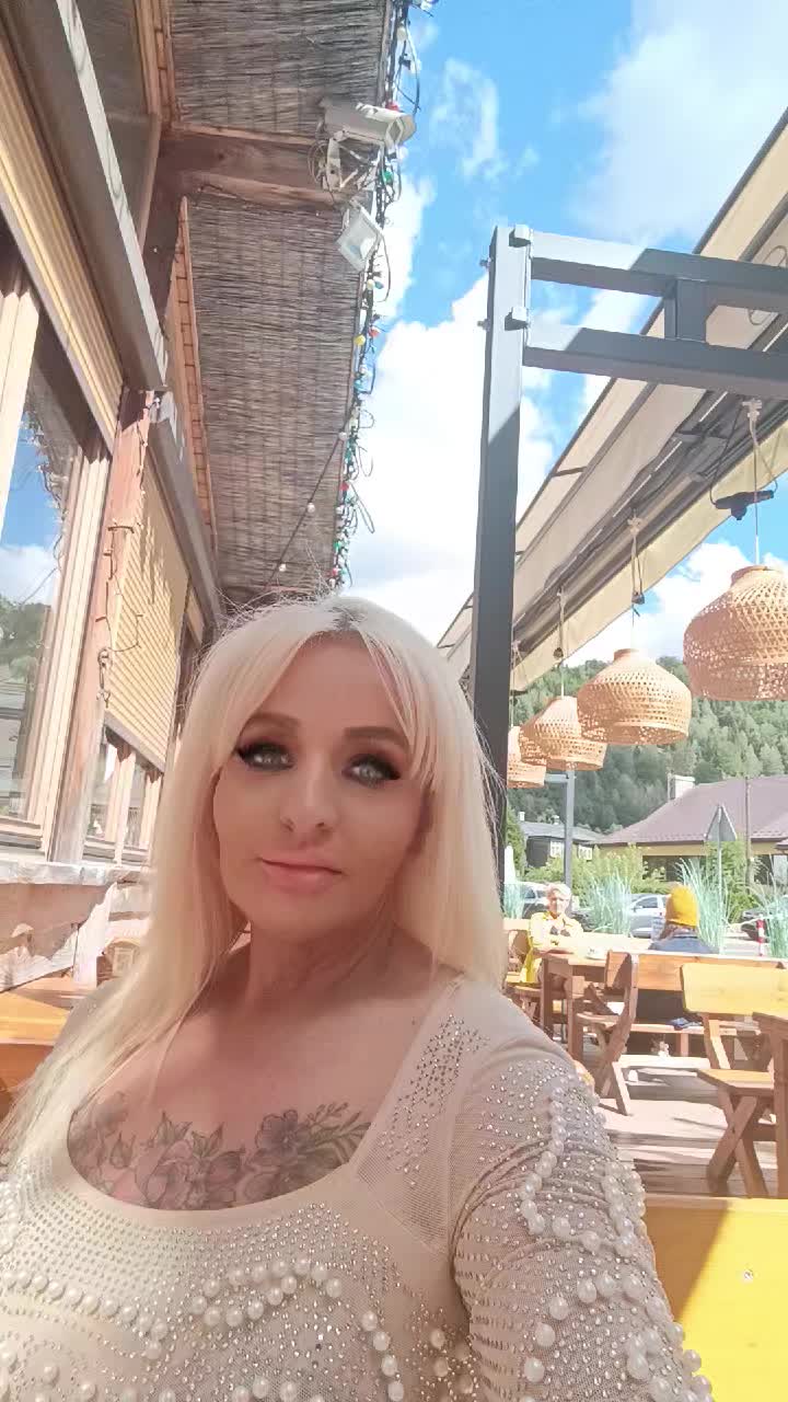 @Laluna
