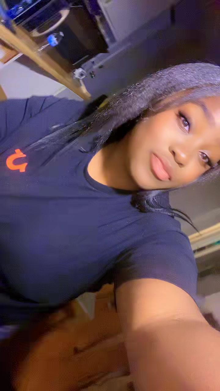 @Deeshort26