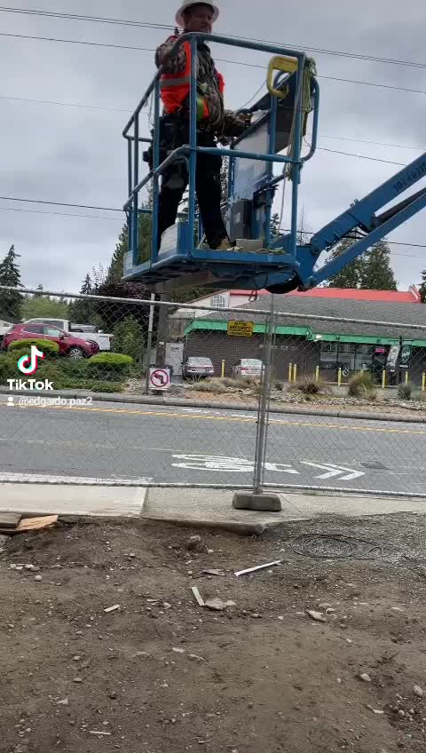 @Edgardo Paz