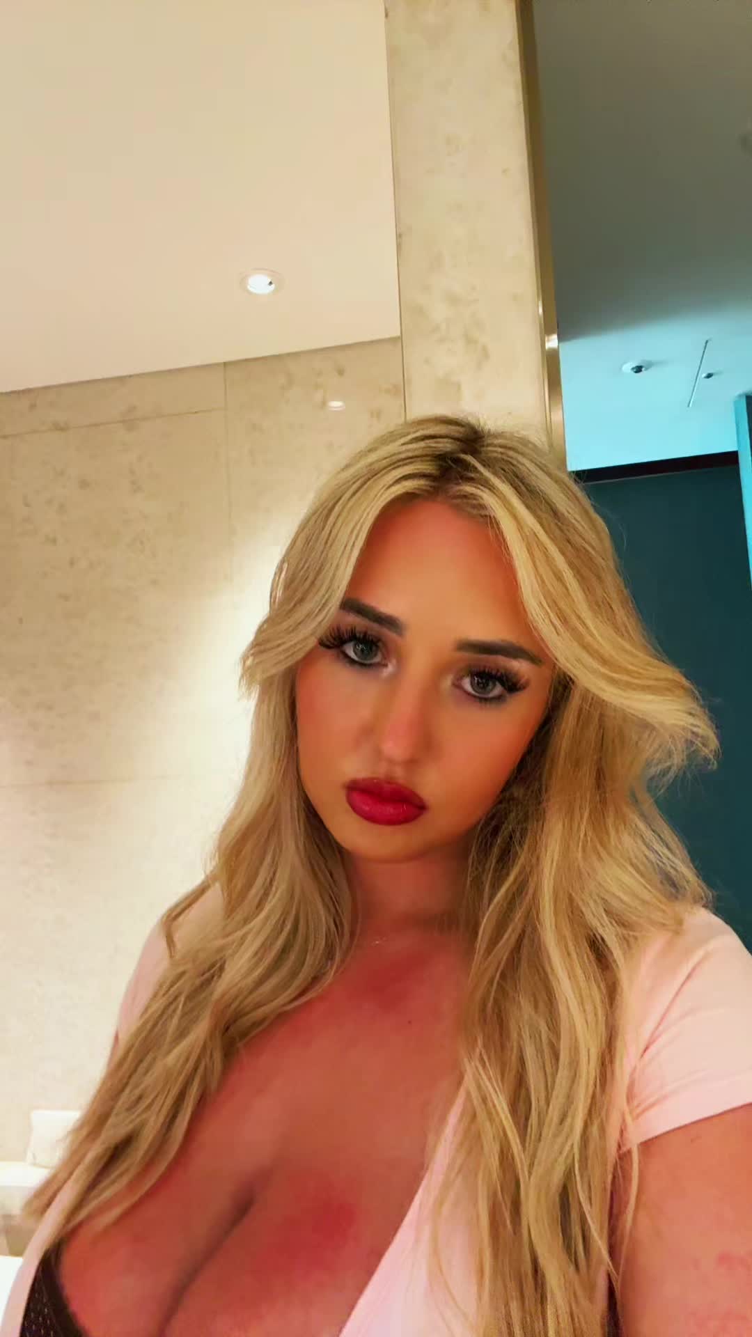 @globalblonde