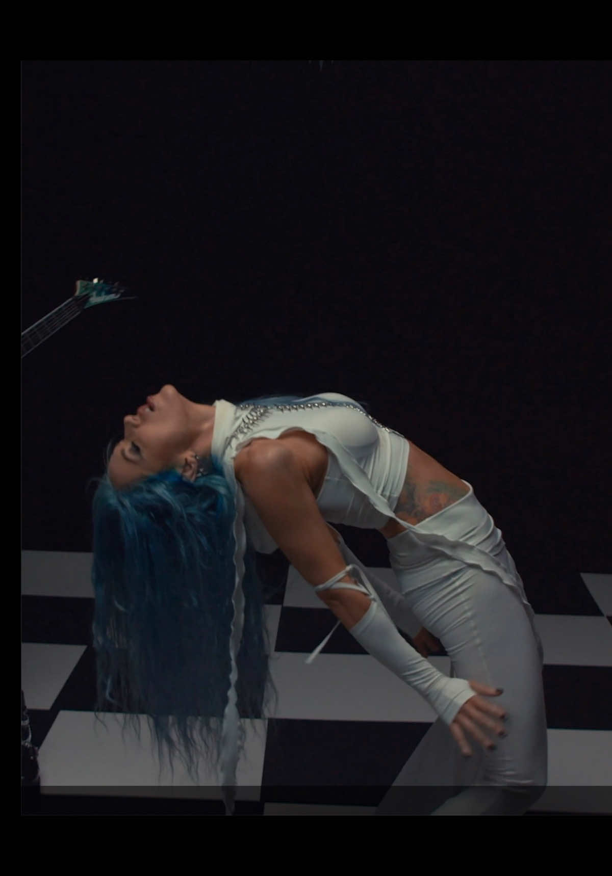 @Alissa White-Gluz