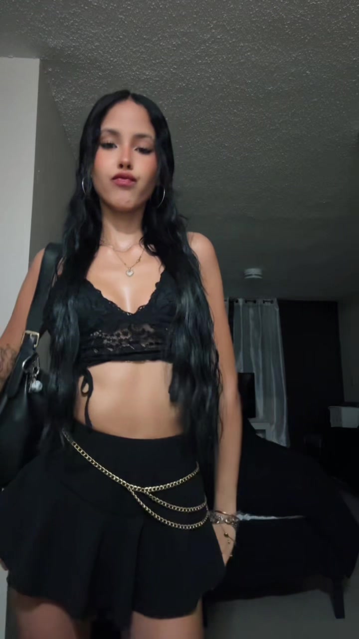 @paola krystal